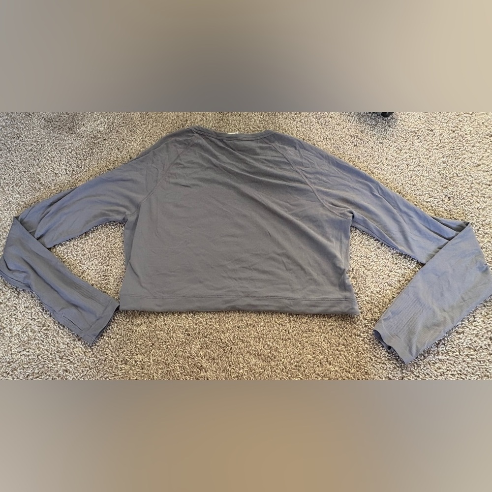 Gymshark Women’s Medium Long Sleeve Crop Top Gray Active Crop Top Athleisure - Picture 4 of 4